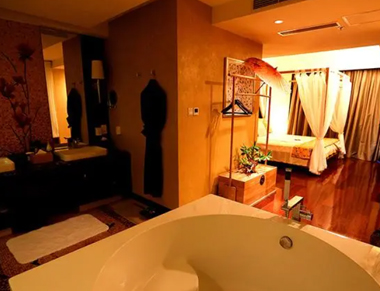 西安灞桥区养生会所的黄昏恋：当爱情遇上八十岁